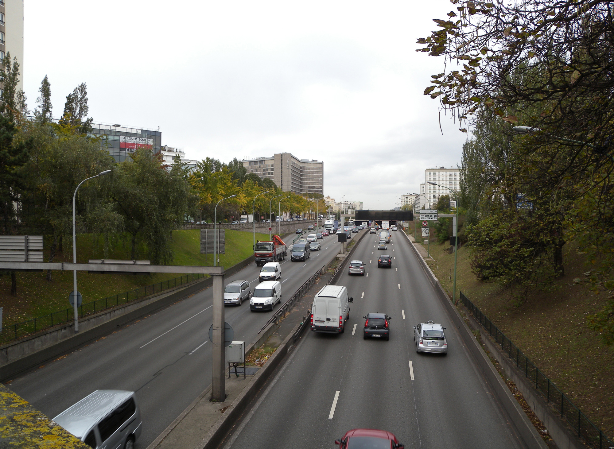 Le boulevard périphérique, depuis le pont de l’avenue Lafenestre à Paris