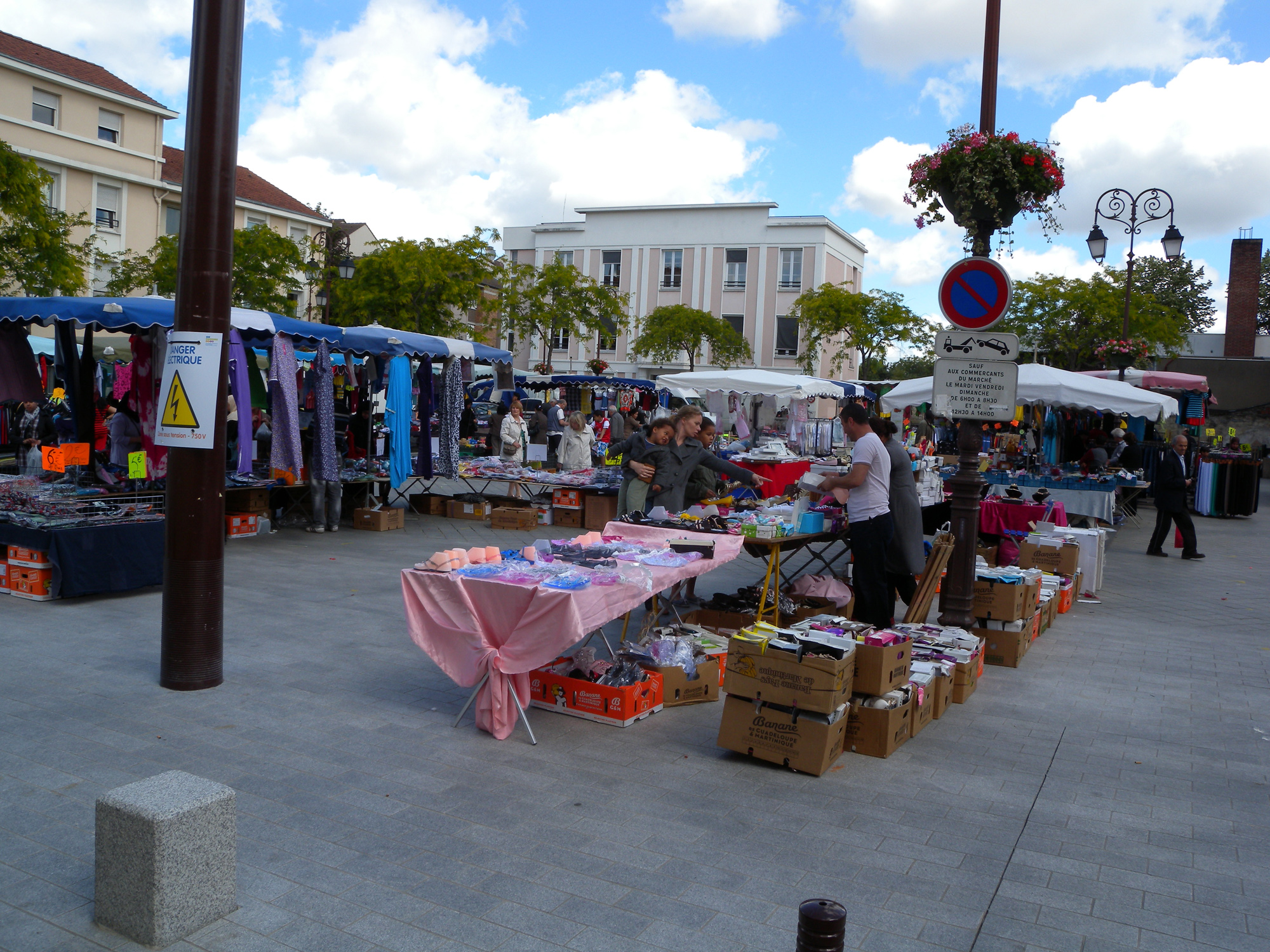 Place du marché à Gennevilliers