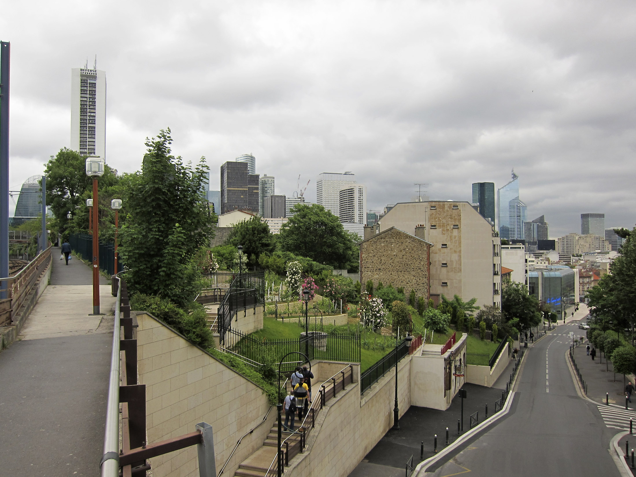 Le coteau de Puteaux et la Défense