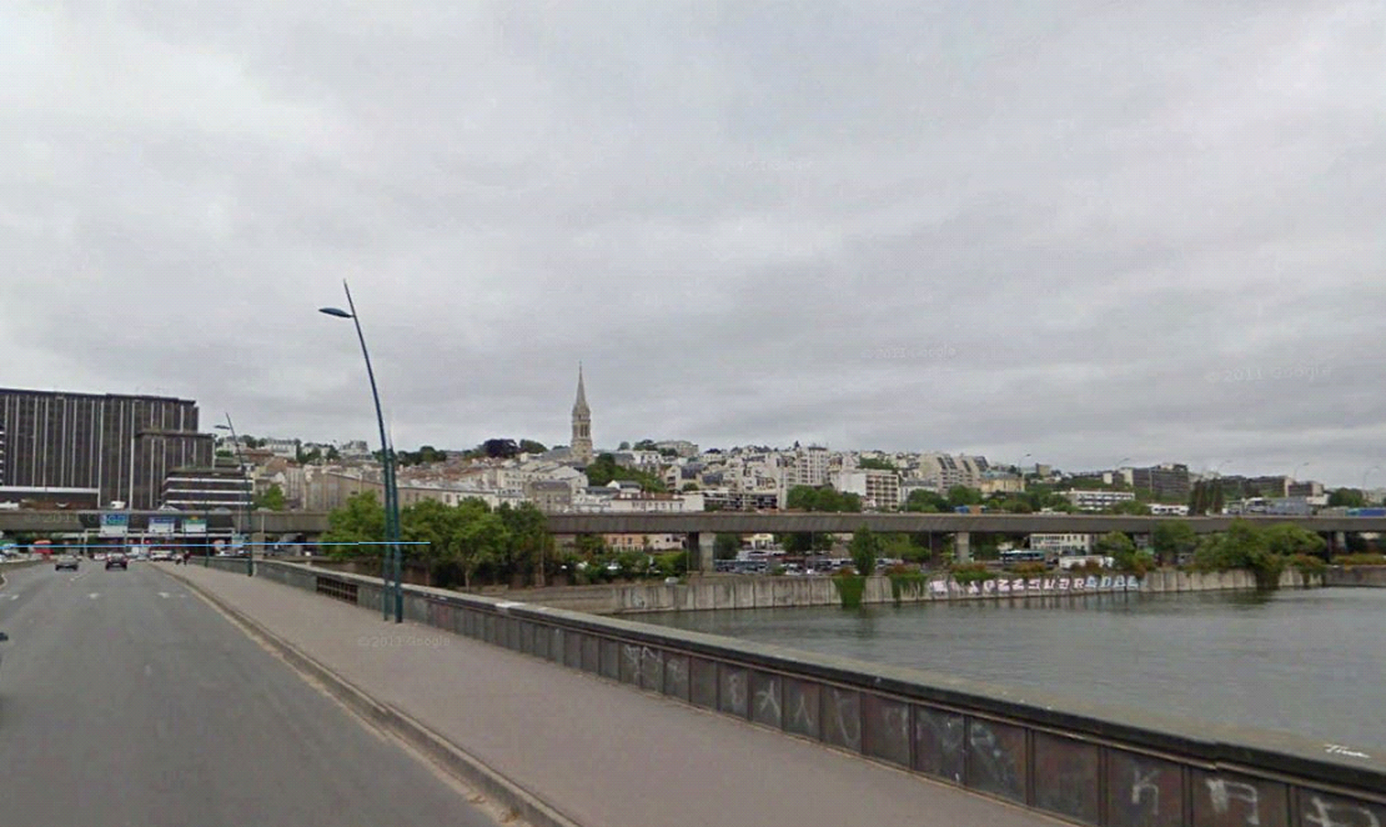 Saint-Cloud vu depuis le pont