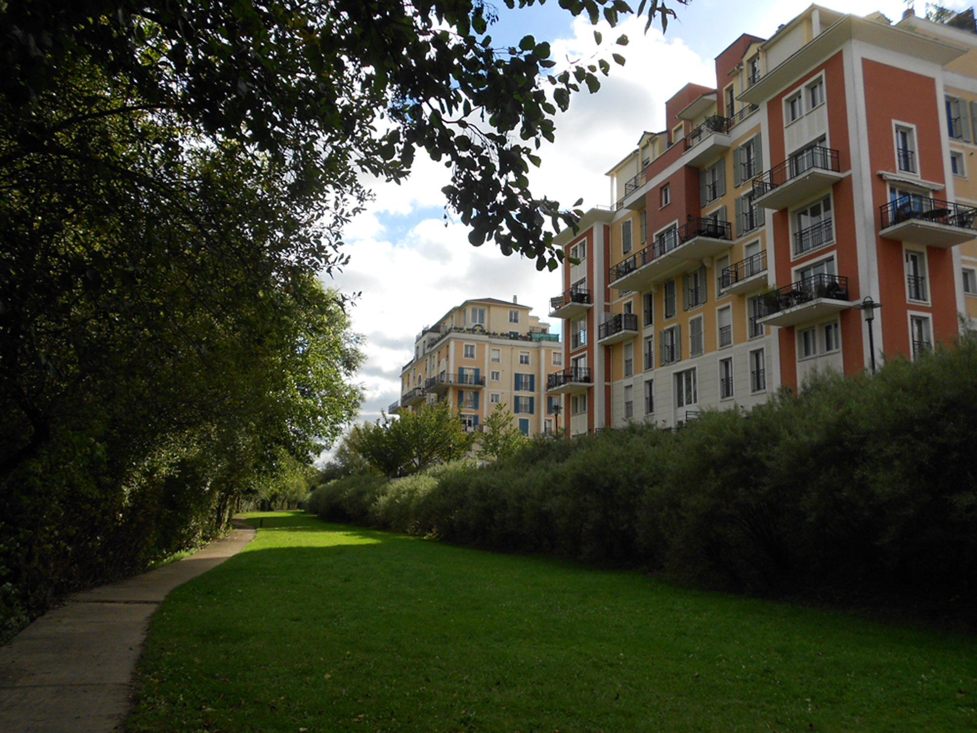 Villeneuve-la-Garenne, séquence résidentielle, à l’est des Chanteraines