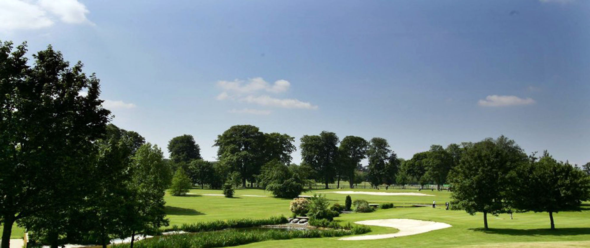 Les équipements sportifs et de loisirs font partie du patrimoine paysager du département, ici le golf du Haras de Jardy