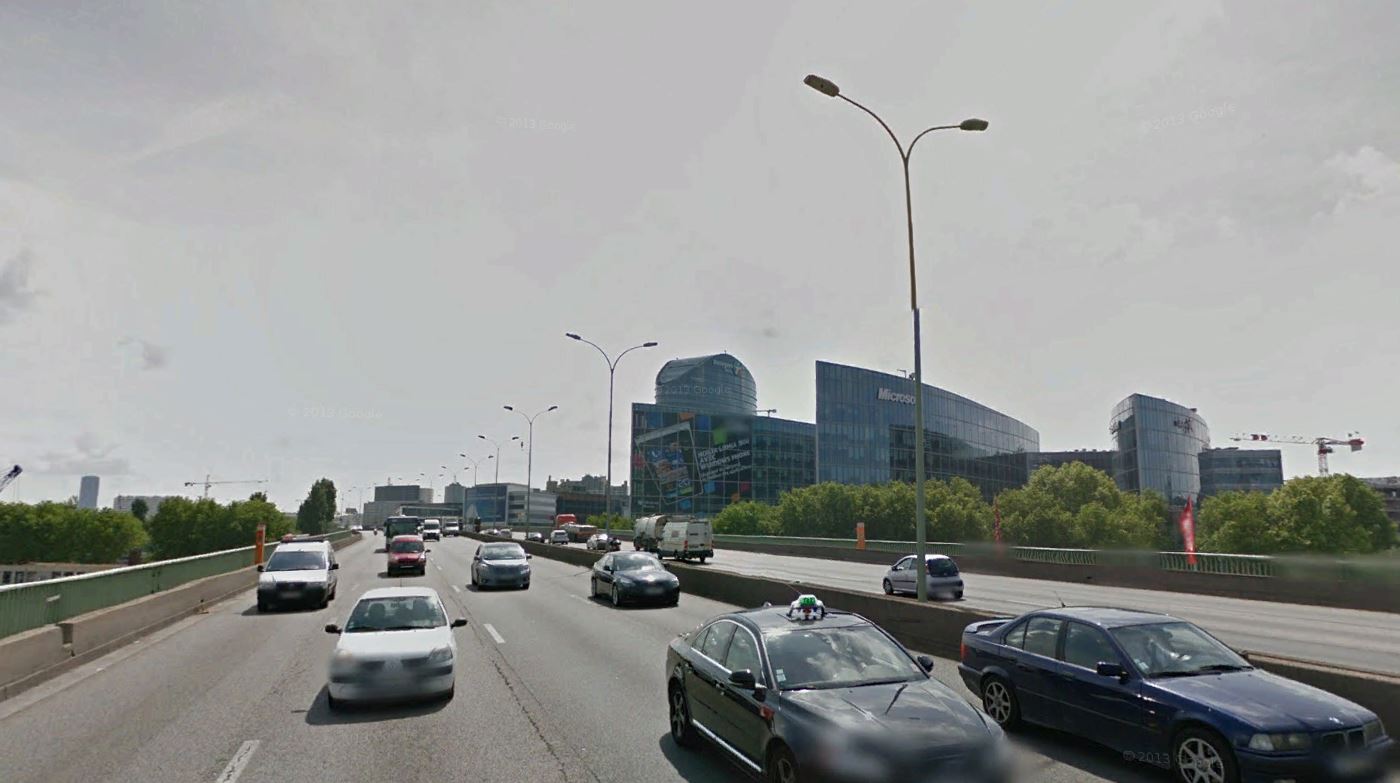 Enseignes Microsoft et Sequana (Capture d’écran google streetview)