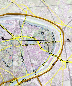 Carte de localisation de la coupe et des principaux axes (en jaune) en grand format (nouvelle fenêtre)